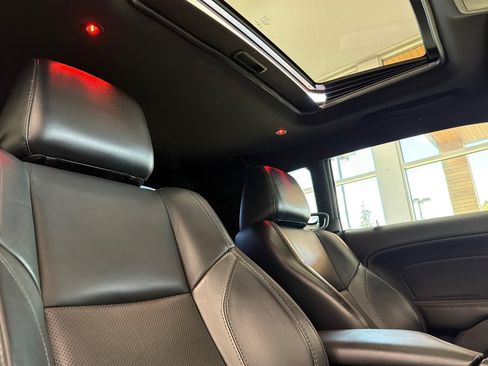 Used 2016 Dodge Challenger R/T RWD image 18