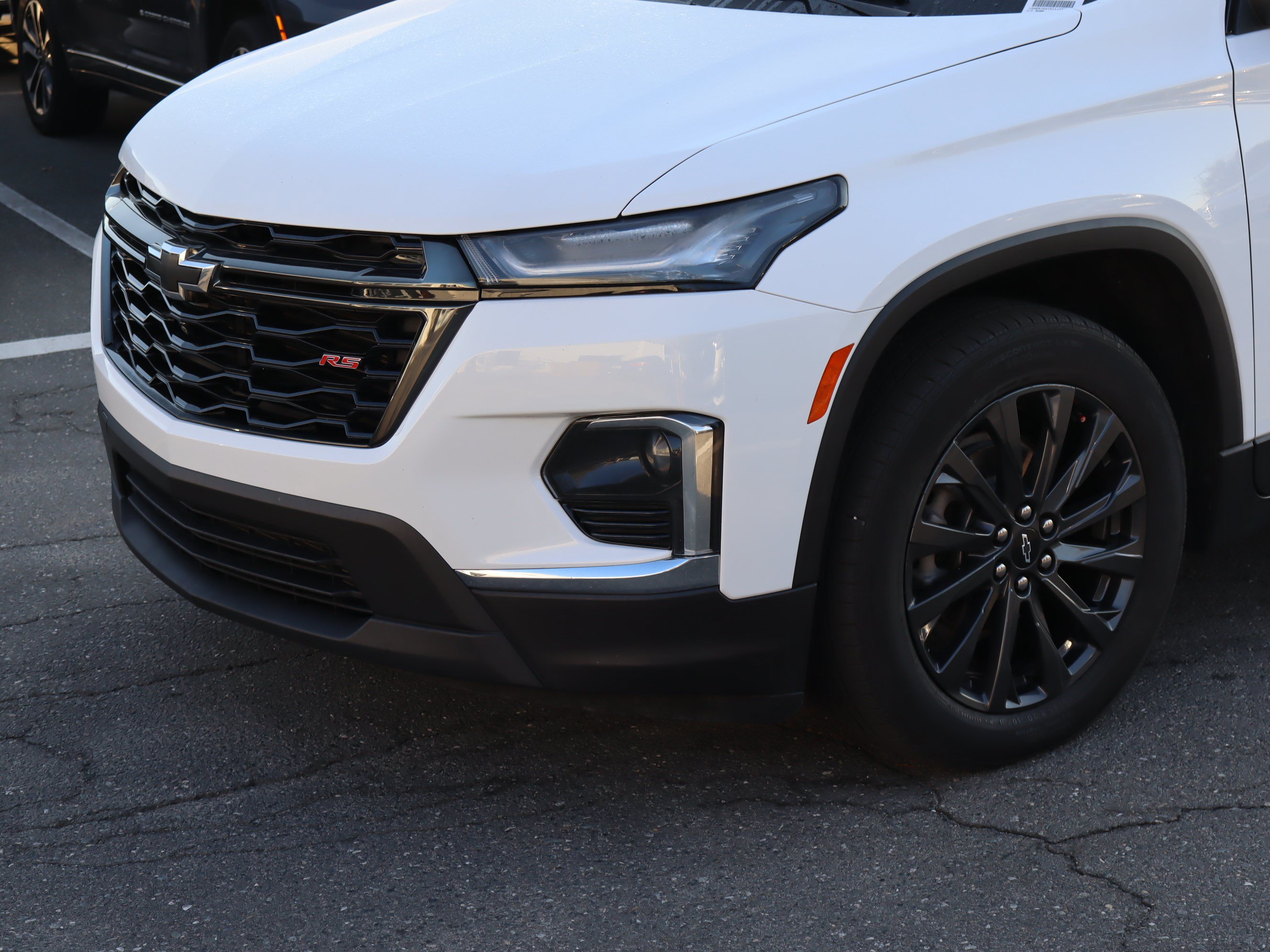 Used 2023 Chevrolet Traverse RS FWD image 6
