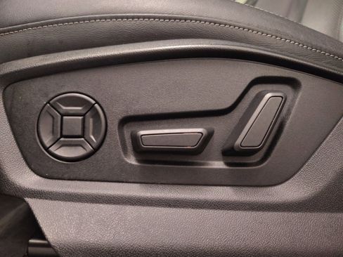 Used 2023 Audi Q8 Premium Plus image 13