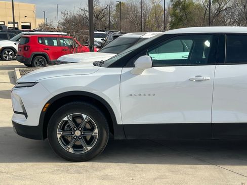 Used 2025 Chevrolet Blazer LT image 7