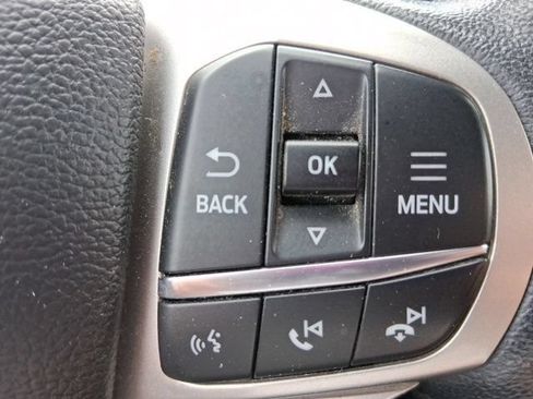 Used 2024 Ford Explorer XLT w/ Equipment Group 202A AWD/4WD image 19