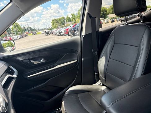 Used 2024 GMC Terrain SLT AWD/4WD image 30