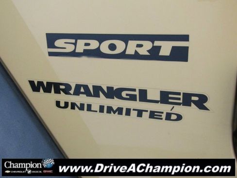 Used 2013 Jeep Wrangler Unlimited Sport image 6