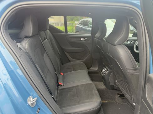 Certified 2023 Volvo XC40 Recharge Plus image 29