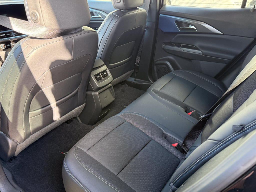 Used 2024 Chevrolet Equinox EV LT FWD image 24