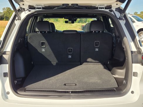 New 2025 Jeep Grand Cherokee Limited w/ Luxury Tech Group II image 7