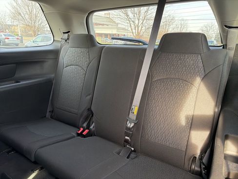 Used 2015 GMC Acadia SLE image 12