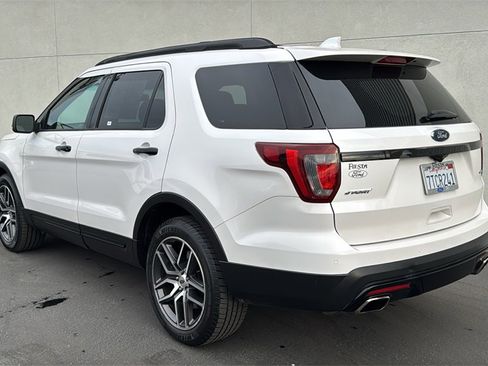 Used 2016 Ford Explorer Sport w/ Equipment Group 401A image 4