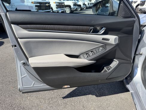 Used 2018 Honda Accord EX-L image 14