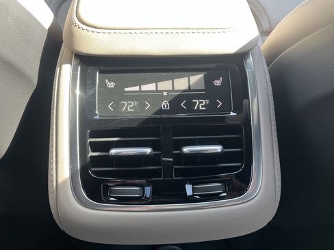 New 2026 Volvo XC90 T8 Ultra w/ Lounge Package image 15