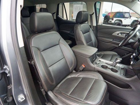 Used 2021 Chevrolet Traverse RS AWD/4WD image 32