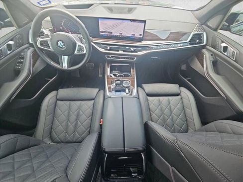 Used 2026 BMW X7 xDrive40i w/ M Sport Package AWD/4WD image 17