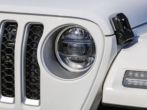 Used 2023 Jeep Wrangler Unlimited Sahara image 5