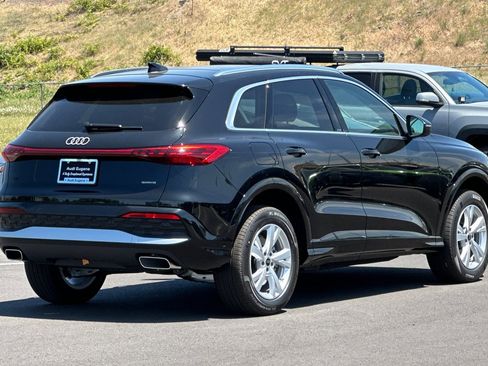 Used 2025 Audi Q5 Premium w/ Convenience Package AWD/4WD image 3