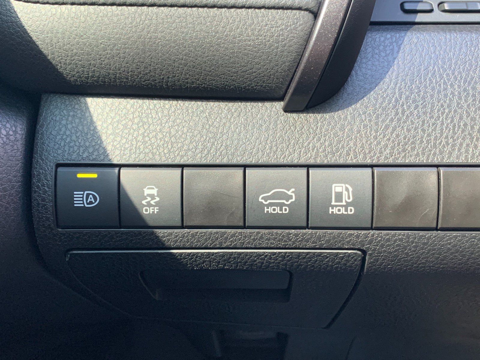 Used 2023 Toyota Camry LE AWD/4WD image 12