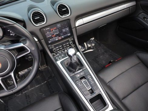Used 2017 Porsche 718 Boxster S RWD image 33