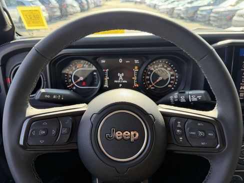 Used 2026 Jeep Wrangler Unlimited Rubicon w/ Technology Group AWD/4WD image 36