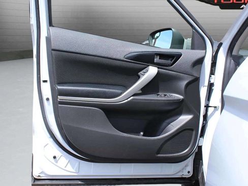 Used 2022 Mitsubishi Eclipse Cross ES image 23