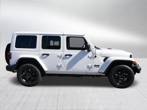 Used 2020 Jeep Wrangler Unlimited Sahara AWD/4WD image 8