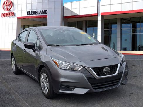 Used 2021 Nissan Versa S image 2