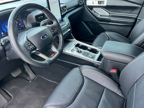 Used 2020 Ford Explorer ST w/ Premium Technology Package image 12