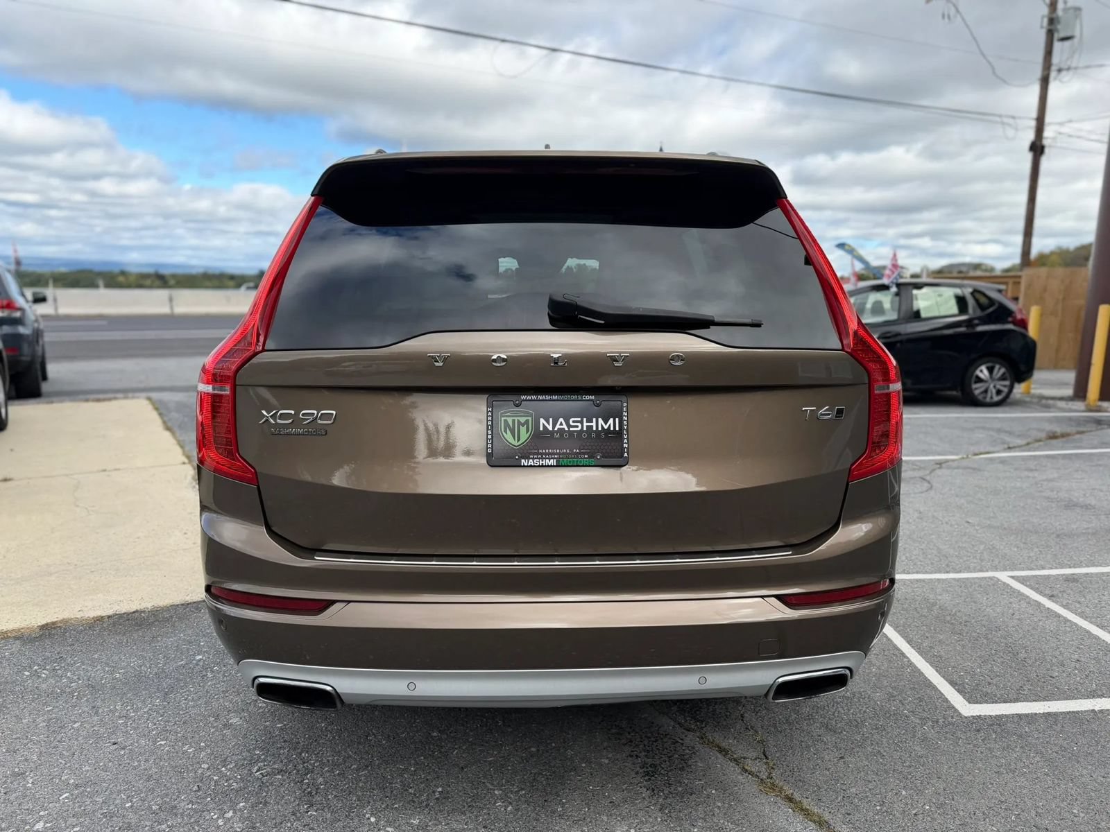 Used 2016 Volvo XC90 T6 Momentum w/ Momentum Plus Package AWD/4WD image 4