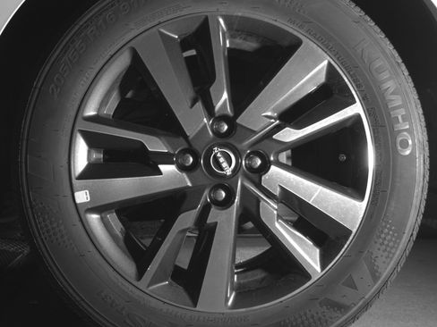 Used 2025 Nissan Versa SV image 14