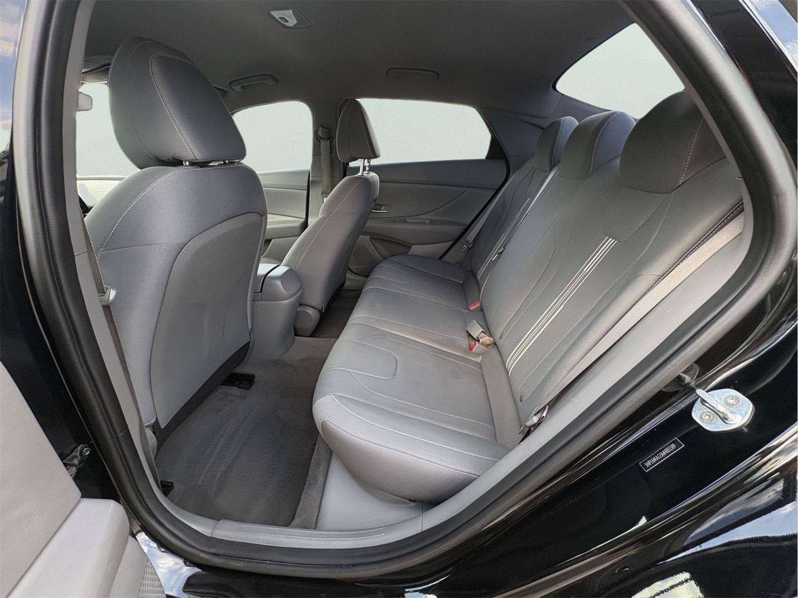 Used 2021 Hyundai Elantra SEL FWD image 10