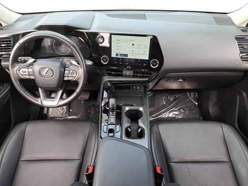 Used 2025 Lexus NX 250 FWD image 9