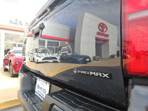 New 2025 Toyota Tacoma TRD Off-Road image 10