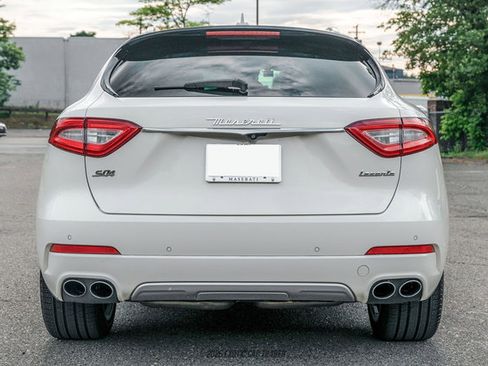 Used 2017 Maserati Levante S AWD/4WD image 7