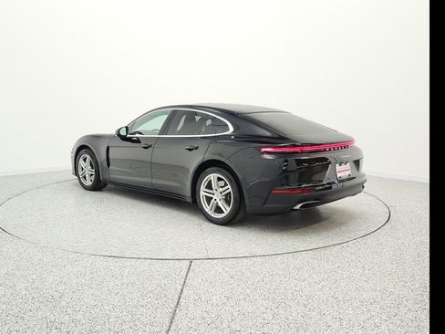 Used 2025 Porsche Panamera image 7