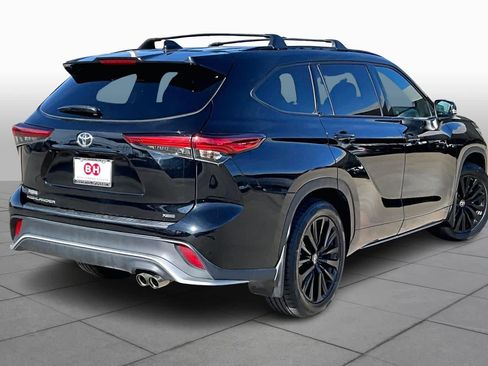 Used 2023 Toyota Highlander XSE image 12