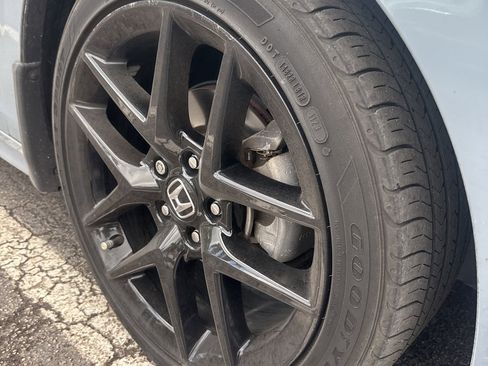 Used 2023 Honda Civic Sport image 9