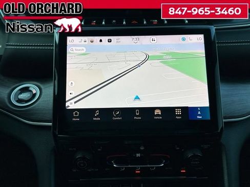 Used 2024 Jeep Grand Cherokee L Limited w/ Black Appearance Package AWD/4WD image 16