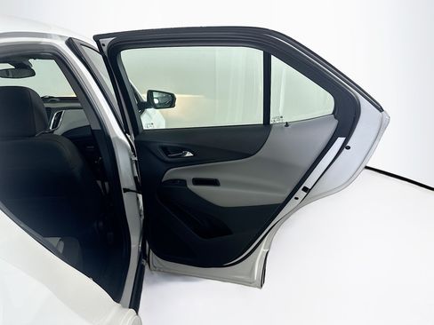 Used 2021 Chevrolet Equinox LS w/ LPO, Floor Liner Package FWD image 30