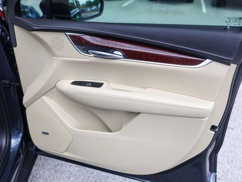 Used 2019 Cadillac XT5 Luxury FWD image 30