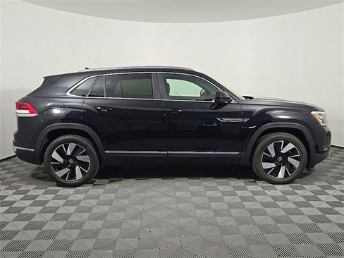 Used 2024 Volkswagen Atlas Cross Sport SEL image 8