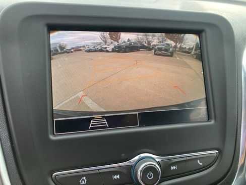 Used 2023 Chevrolet Equinox LT w/ Driver Convenience Package image 17