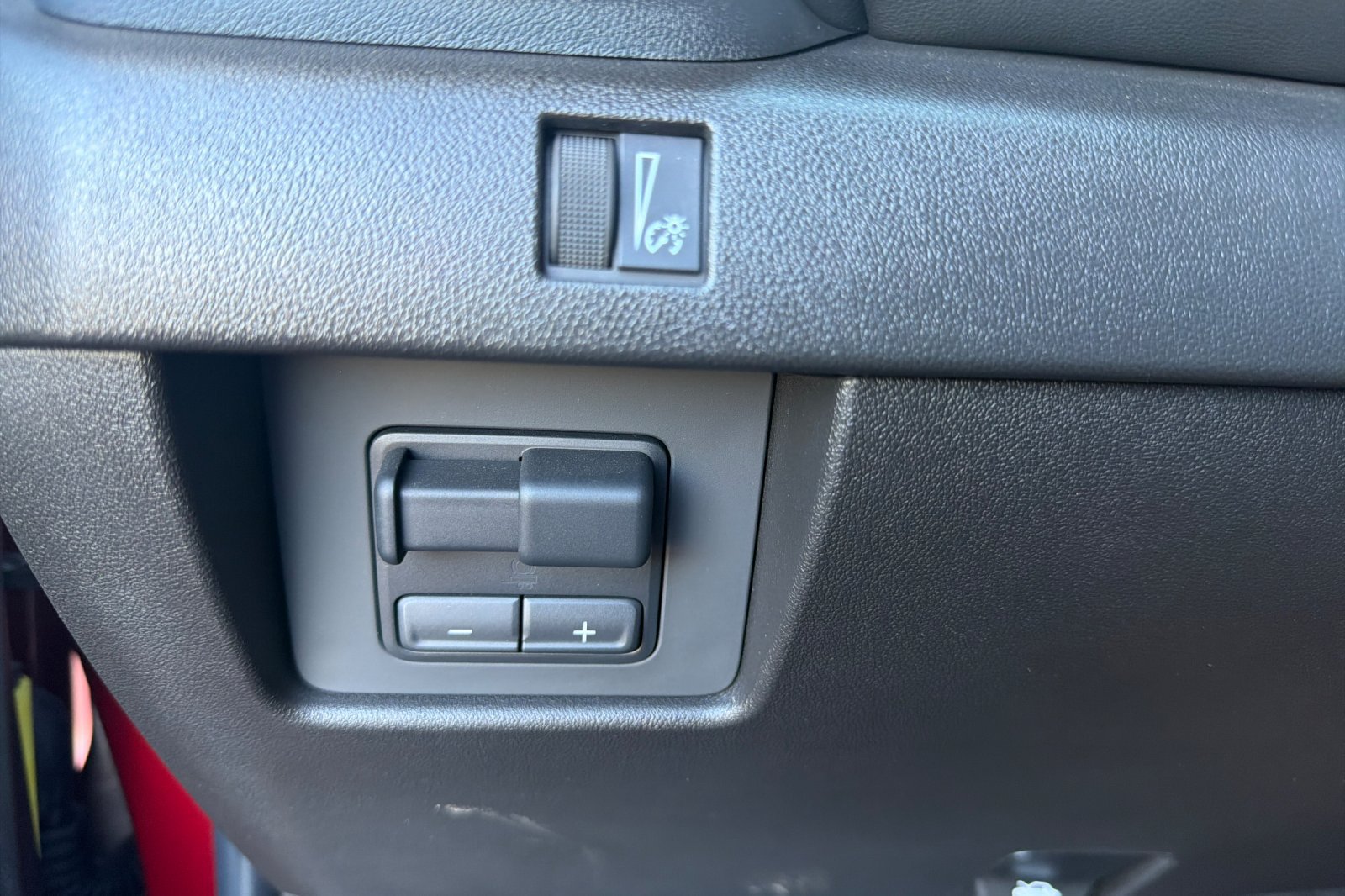 Used 2025 GMC Canyon Elevation w/ Convenience Package RWD image 24