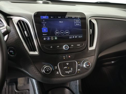 Used 2025 Chevrolet Malibu RS FWD image 5