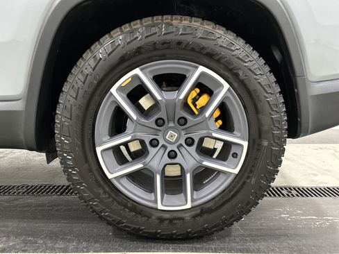 Used 2023 Rivian R1S Adventure AWD/4WD image 10