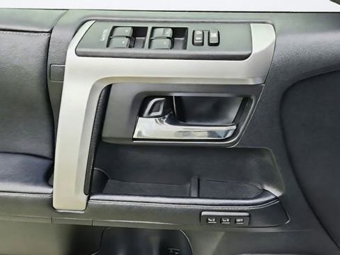 Used 2022 Toyota 4Runner Limited AWD/4WD image 21
