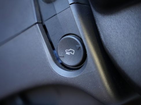 Used 2015 Ford F350 Lariat image 49