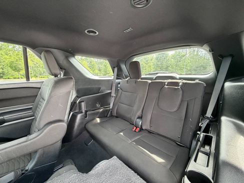 Used 2020 Ford Explorer XLT w/ Comfort Package AWD/4WD image 14