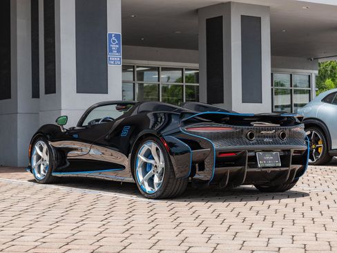 Used 2021 McLaren Elva RWD image 39