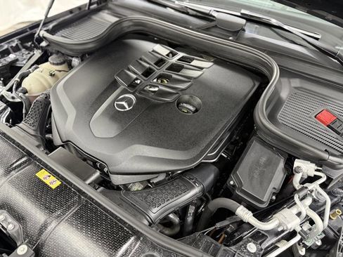 Used 2023 Mercedes-Benz GLS 580 4MATIC image 37