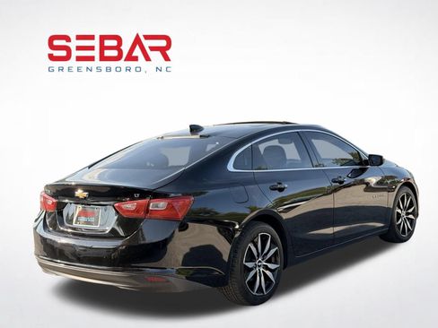 Used 2017 Chevrolet Malibu LT w/ Leather Package FWD image 6