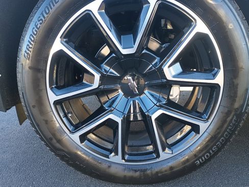 Used 2022 Chevrolet Tahoe RST w/ Sport Performance Package image 39