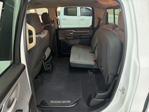 Used 2019 RAM 1500 Big Horn image 23